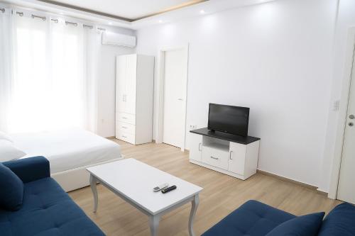 Μια τηλεόραση ή/και κέντρο ψυχαγωγίας στο hotel almar