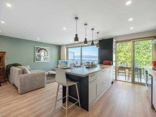 Fotografie z fotogalerie ubytování Appartement Evian vue lac exceptionnel v destinaci Évian-les-Bains