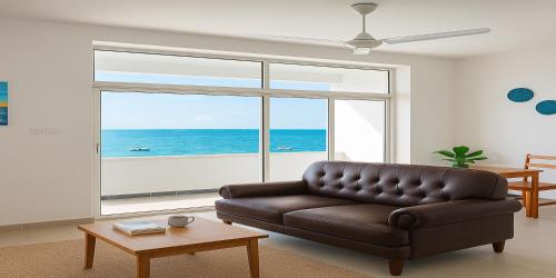 2BR Seaview Apartment with Balcony & Free WiFi, Uroa Zanzibar