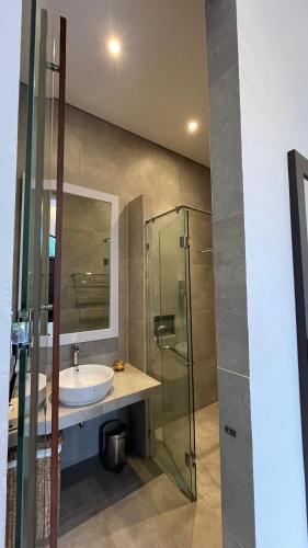 Bilik mandi di Villa Trisna Penarungan, Singaraja - Bali