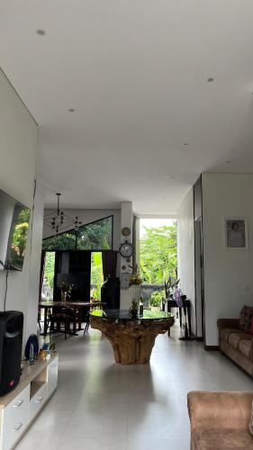 Televisyen dan/atau pusat hiburan di Villa Trisna Penarungan, Singaraja - Bali
