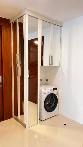 Η κουζίνα ή μικρή κουζίνα στο Q Kata Residence