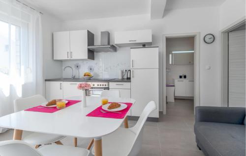 Beautiful Apartment In Novi Vinodolski With Wifi