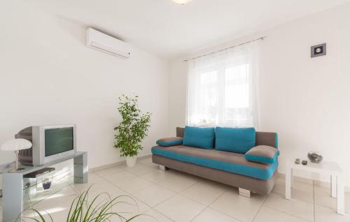 1 Bedroom Beautiful Apartment In Novi Vinodolski
