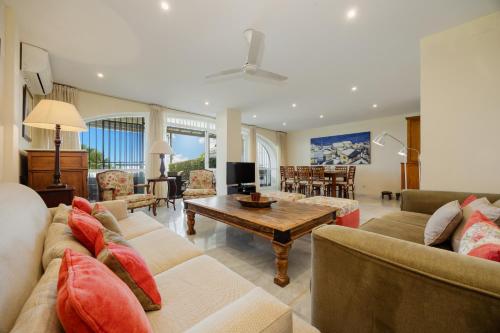 2 storey townhouse with large terrace garden, BBQ and close to the beach, in Elviria, Marbella