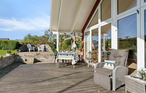 Μπαλκόνι ή βεράντα στο Gorgeous Home In Hadsund With Sauna