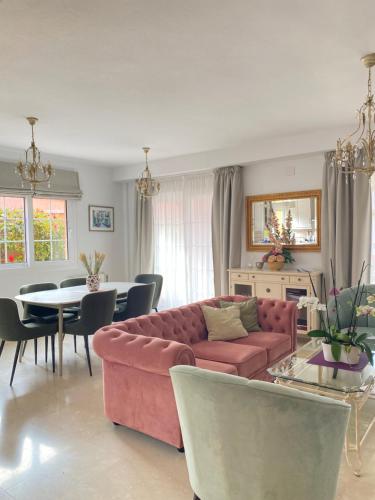 Villa with heated private pool, sea view& turkish sauna