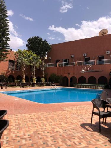 Bazén v ubytovaní Tiznit Hotel alebo v jeho blízkosti