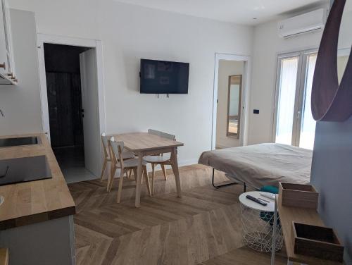 Bright 2-room apartment for friends and relatives photo 27