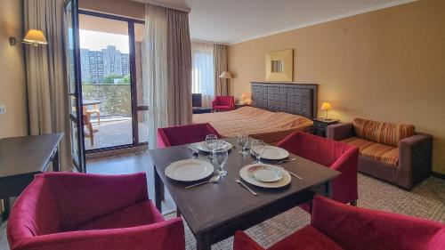 Χώρος καθιστικού στο Royal Beach Apartments