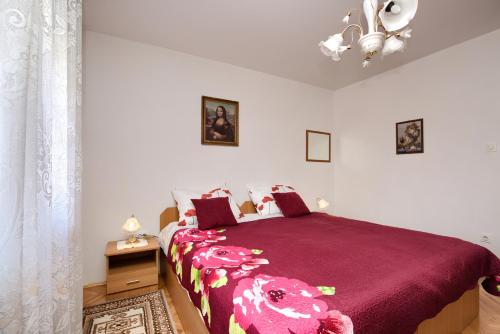Apartman Gordana with balcony and parking
