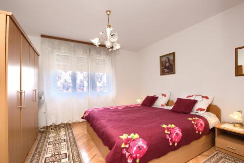 Apartman Gordana with balcony and parking