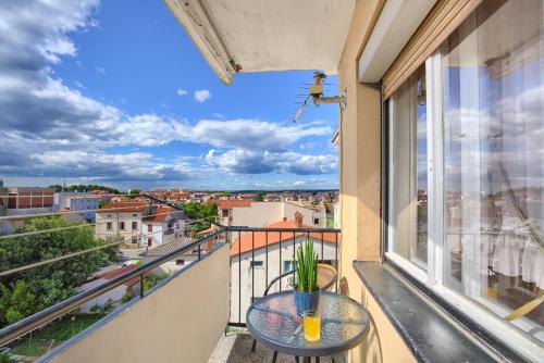 Apartman Gordana with balcony and parking