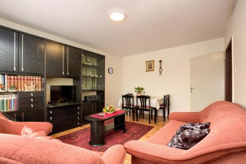 Apartman Gordana with balcony and parking