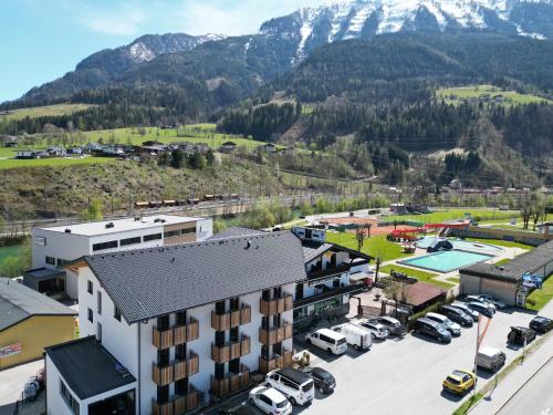 Nespecifikovaný výhled na hory nebo výhled na hory při pohledu z hotelu