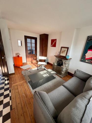 Spacious beachfront house - Wimereux center