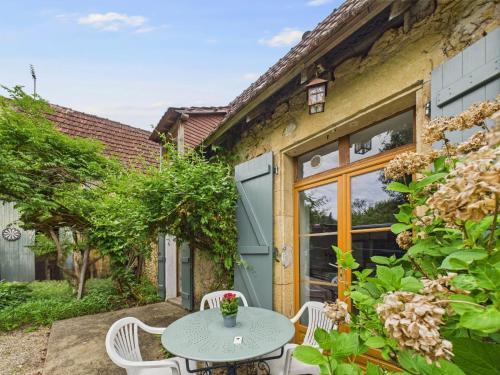Piscine et domaine arboré partagés - maison pour 4