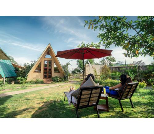 Panarpani Retreat Pachmarhiにある庭