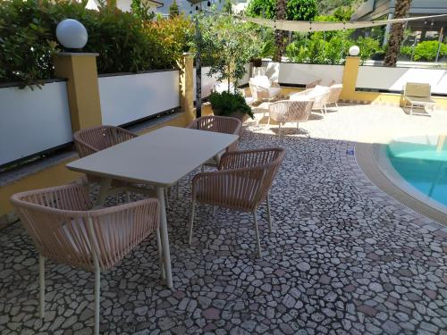 Fotografie z fotogalerie ubytování New Garden v destinaci Nago-Torbole