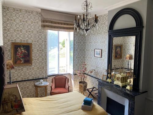 Posteľ alebo postele v izbe v ubytovaní La Maison Blanche à Saint-Yzans-de-Médoc