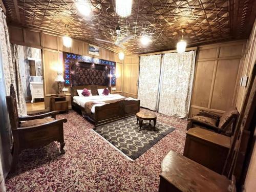 Φωτογραφία από το άλμπουμ του Floating Luxury Group Of Houseboats στο Σριναγκάρ