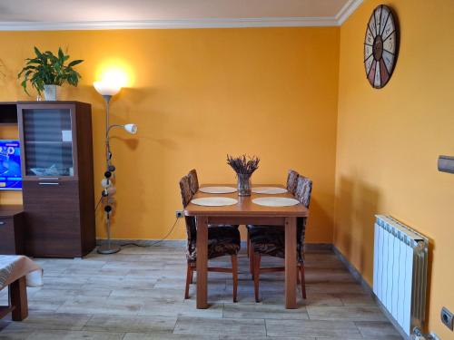 Φωτογραφία από το άλμπουμ του El hogar de 2 y 4 patas σε Silleda