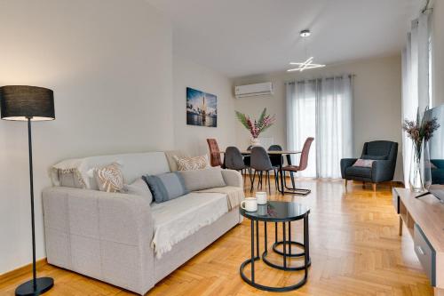 Seaside bliss in Alimos ideal for families !