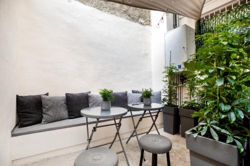 Plaka Clio Apartment by A&A Residences