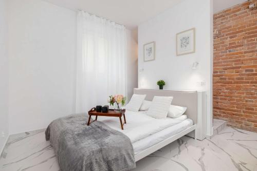 Cozy Studios in the Old Town of Kraków by Noclegi Renters