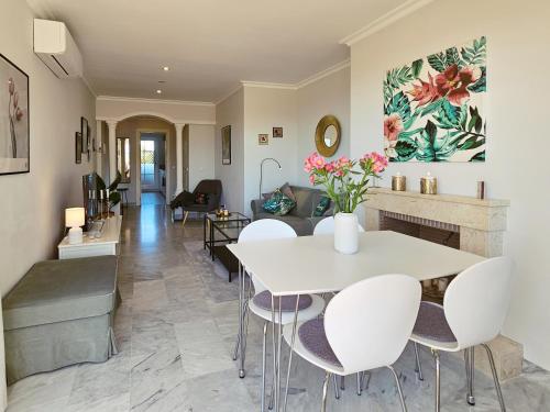 Aloha Banús Sea Views by Lica Homes