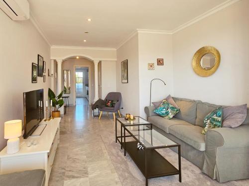 Aloha Banús Sea Views by Lica Homes