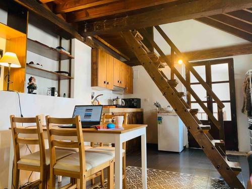Kuchyň nebo kuchyňský kout v ubytování Charming apartment with Alhambra view