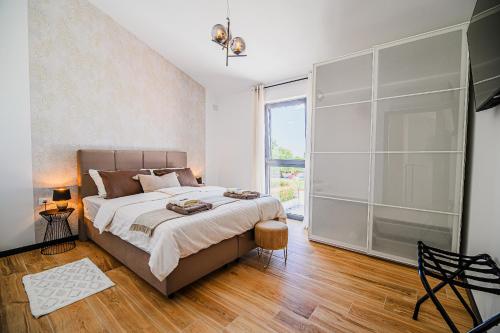 Postel nebo postele na pokoji v ubytování Villa Alps2Sea with Private Pool