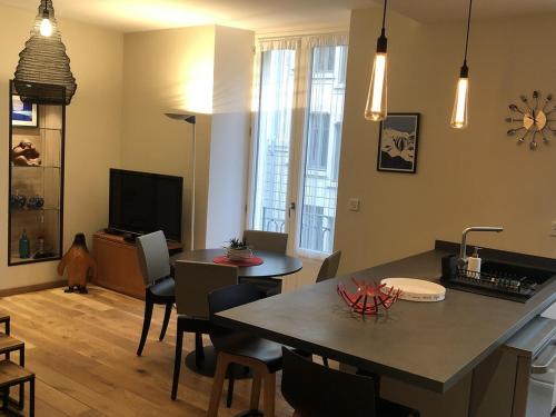 Appartement T2 40 m2 residence l'Europe Béatrice centre-ville 1 chambre parking