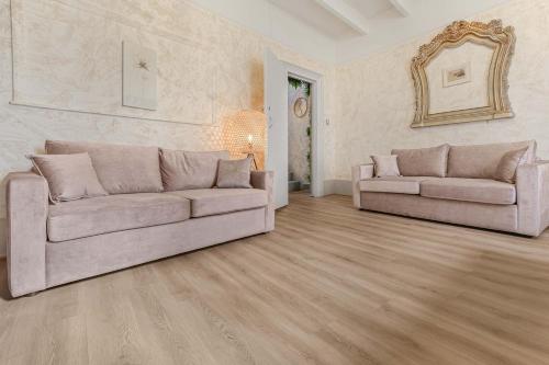 Quirky & Wonky Inn - 4 BD photo 8