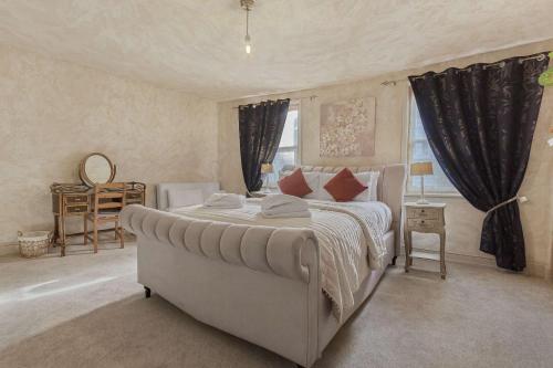Quirky & Wonky Inn - 4 BD photo 14