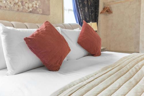 Quirky & Wonky Inn - 4 BD photo 16