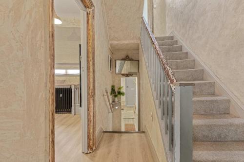 Quirky & Wonky Inn - 4 BD photo 22