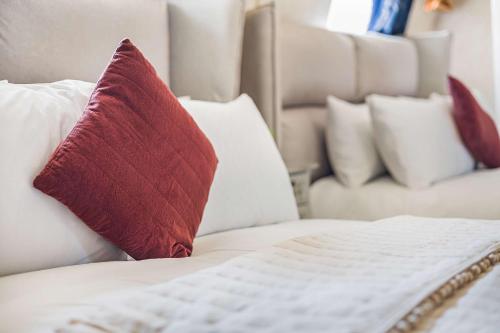 Quirky & Wonky Inn - 4 BD photo 31
