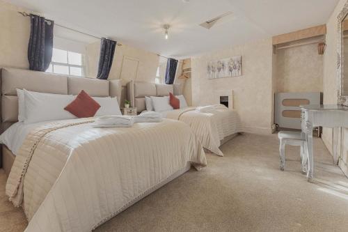 Quirky & Wonky Inn - 4 BD photo 33