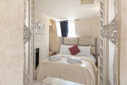 Quirky & Wonky Inn - 4 BD photo 37