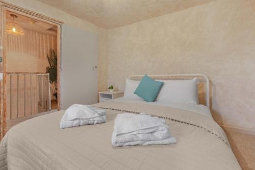 Quirky & Wonky Inn - 4 BD photo 46