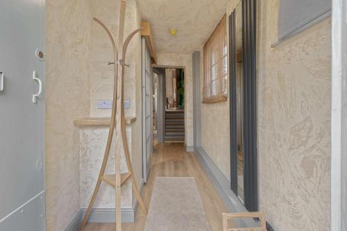 Quirky & Wonky Inn - 4 BD photo 48