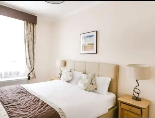 London Guest Room photo 13