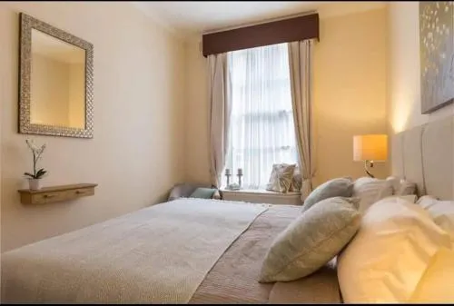 London Guest Room photo 10