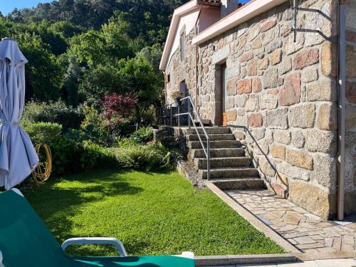Zahrada ubytování Casa da Lage - Piscina privada - Gerês