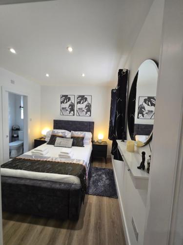 The Cosy Nest - Short Let in Salford photo 3