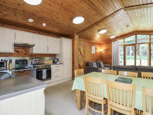 Kuchyň nebo kuchyňský kout v ubytování Sycamore Lodge
