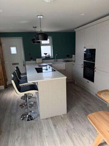 Brand New Stylish Converted Coach House in Cardiff photo 16