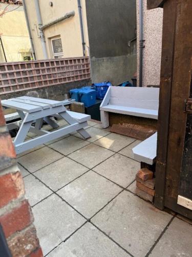 Brand New Stylish Converted Coach House in Cardiff photo 27